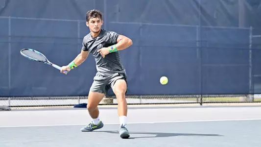 Breno Marques reception on court