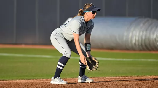 Hadlee Reichert fielding at second base