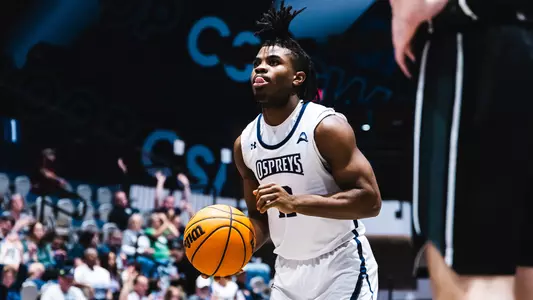 Jaylen Smith shooting from the free-throw line against Central Arkansas