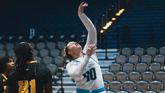 Emma Broermann layup against Kennesaw