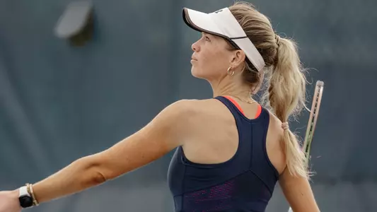 Kendall Nash serve at home