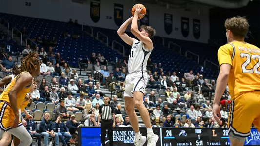 Nate Lliteras jump shot against Lipscomb