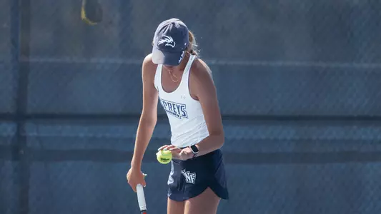 Alisa Lyshko getting ready for serve