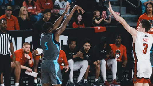 Dorian James three pointer against APSU