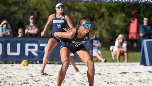 Mariana Feliciano Sanchez preparing for the serve