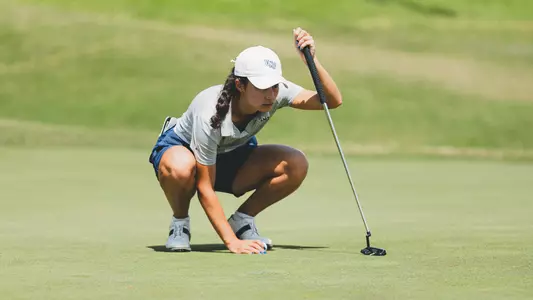 Casilda Allendesalazar aligning putt