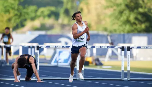 Rey Hernandez action shot