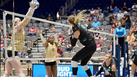 Anna Butler going for a kill