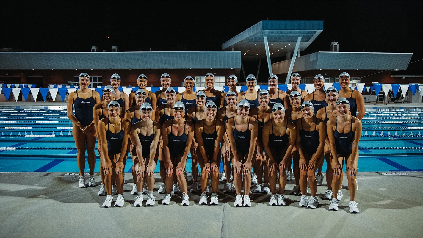 UNF Swimming 24-25 Team Photo