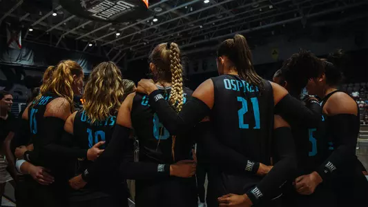 team vb huddle photo