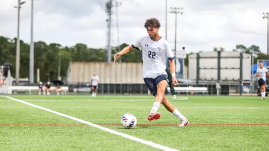 Anton Khelil pass on turf