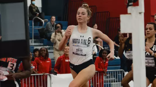 Smilla Kolbe running in indoor meet