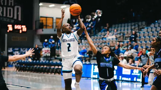 Jazmine Spencer floater at home