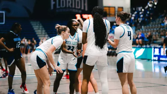 Huddle up women's basketball