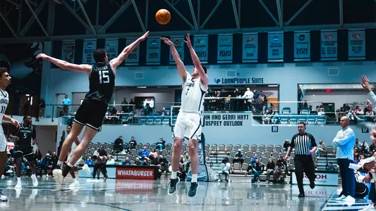 Liam Murphy jump shot against Lipscomb
