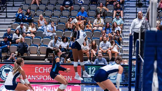 2025 North Florida Volleyball - Kendall Newbold kill photo