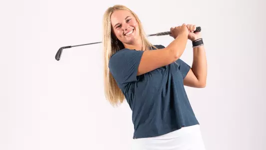 Kaitlyn Schroeder staged shot asun honors