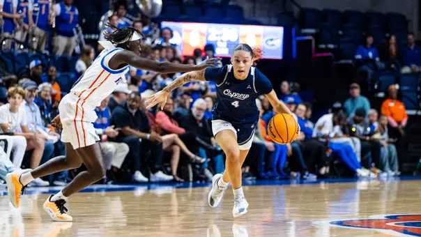Feature Story Cover Photo Women's Basketball - Alonya Waldon