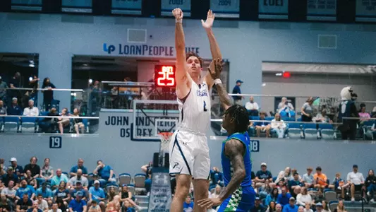 Nate Lliteras jumper