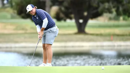 Jason Duff with a putt