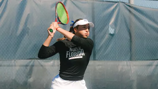 Nicole Alfaro Solis return shot UNF