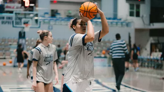 Nicole Carreno warmups