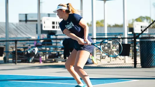 Gabby Goyins return backhand shot