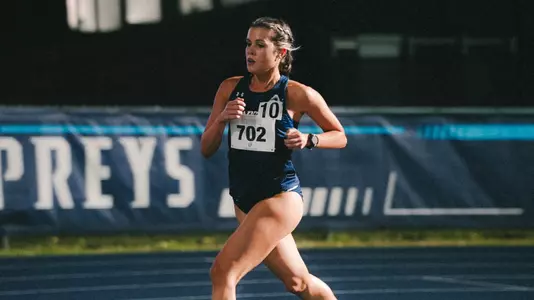 Laci Watford running the 5000m