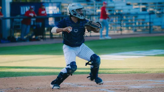Santiago Ordonez catching