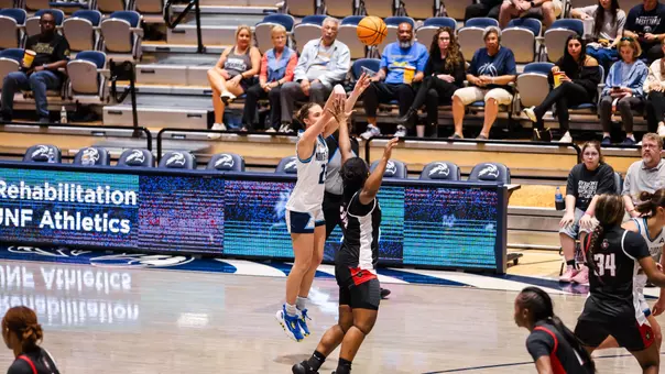 2025-26 North Florida Women's Basketball - Elle Blatchford