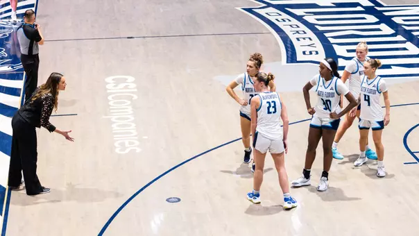 2025-26 North Florida Women's Basketball - Starters Huddle