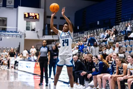 2025-2026 North Florida Women's Basketball - Karyzma Pierre