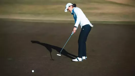 2025-26 North Florida Women's Golf - Helen Zhou Putting Down The Green
