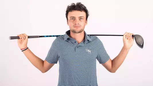 2025-26 North Florida Men's Golf - Filippo Serra Driver On The Shoulders