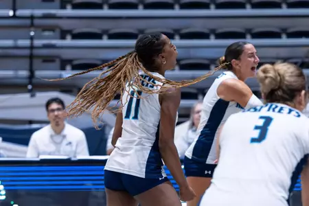 Yarimar Francis Garay cheering after winning a point