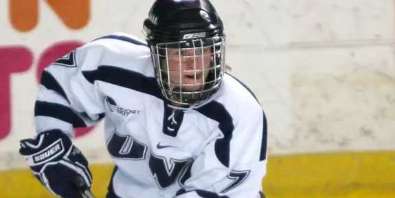 PATON'S THREE POINTS SPARKS #4 WOMEN'S HOCKEY PAST UCONN, 3-1 Image