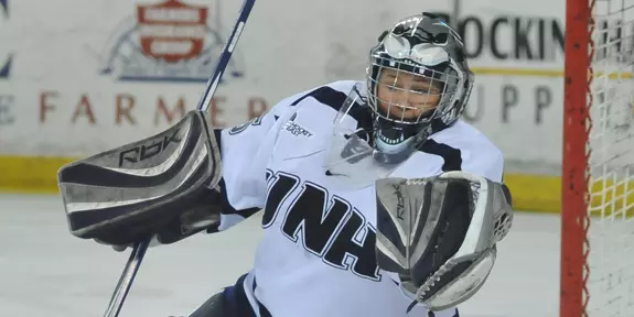 #4 WOMEN'S ICE HOCKEY SKATES TO 1-1 TIE AT HARVARD Image