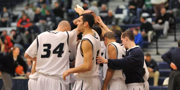 MEN'S HOOP DROPS DEFENSIVE BATTLE AT PITT, 47-32 Image