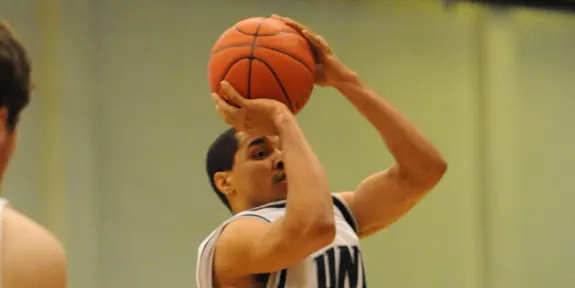 MEN'S HOOP BATTLES TO HORN, FALLS 71-68 TO SANTA CLARA Image