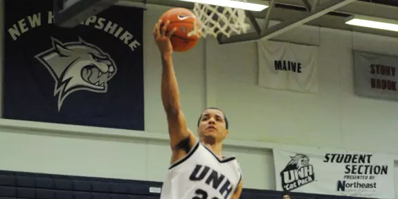 Men's Basketball Falls to Central Connecticut State, 71-50 Image