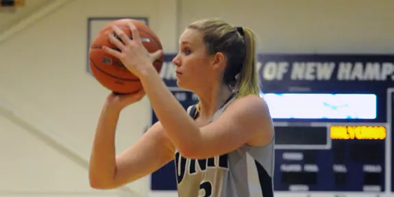 Women's Basketball Falls to Manhattan, 68-51 Image