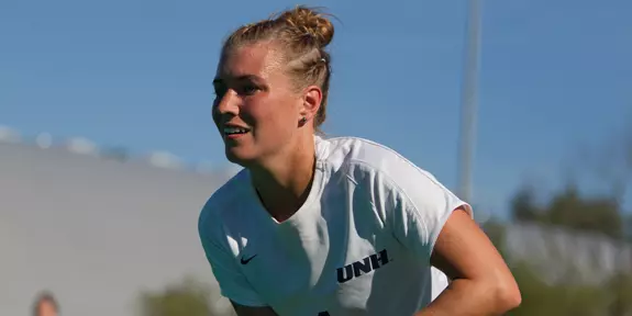 Frates Scores Twice On Senior Day to Propel #10 Field Hockey Past #13 Maine, 3-0; UNH is top seed of AE tourney Image