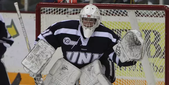 Bradley Records Career-High 29 Saves; Women's Ice Hockey Defeated 6-2 By #2 Minnesota Image