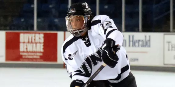 Women's Hockey Falls to Vermont, 4-1 Image