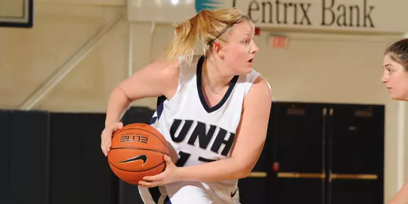 Women's Basketball Tops Dartmouth, 58-53 Image