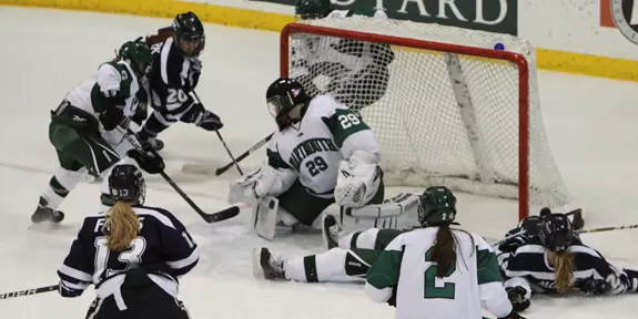 Clark's Overtime Goal Lifts Women's Ice Hockey Past Dartmouth, 5-4 Image