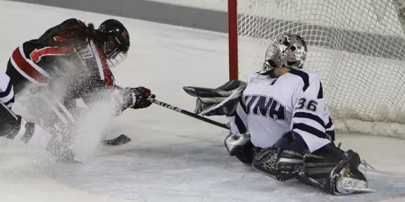 Farris, Clark Lift Women's Hockey to 3-3 Tie with #10 Northeastern Image