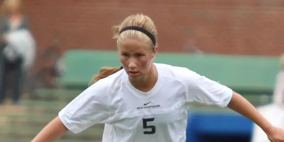 Women's Soccer Falls to Oregon, 3-0 Image