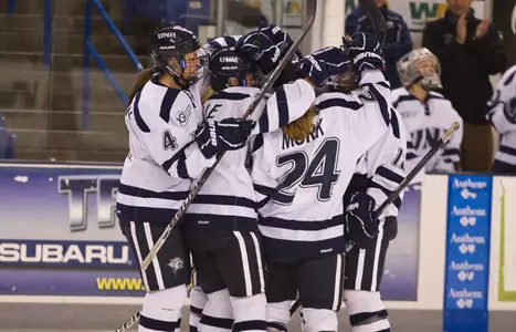 Women's Hockey Upsets No. 4 Boston College, 4-3 Image