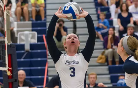 Volleyball Cruises Past Providence in Straight Sets Image